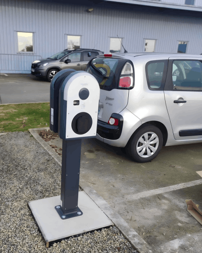 Borne de recharge Schneider VE Parking